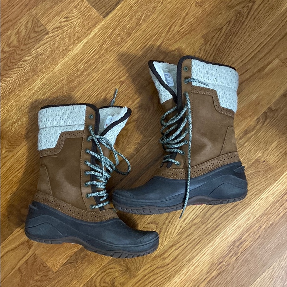 The NorthFace Stylish Brown and Black Winter Boots size 5.5